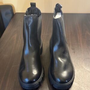 Source Unknown Black Ankle Boots